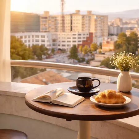 Apartment In The Heart Of *